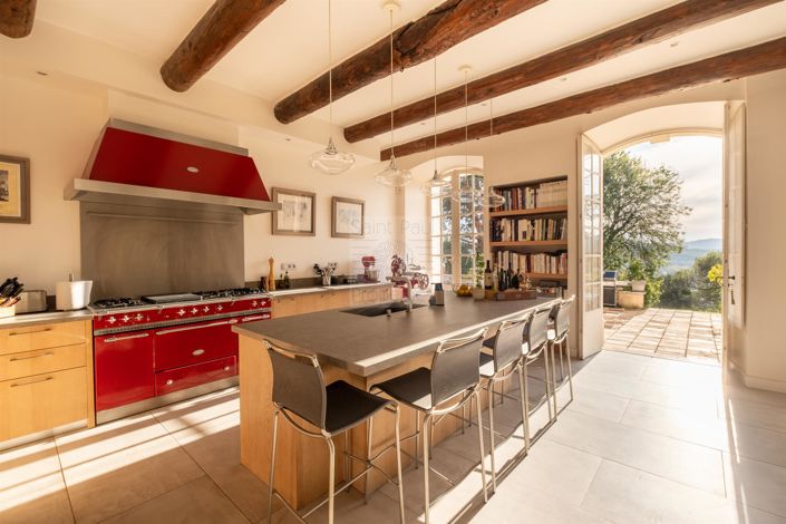 Image No.9-6 Bed House for sale