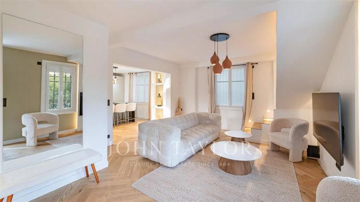 Image No.2-4 Bed House for sale