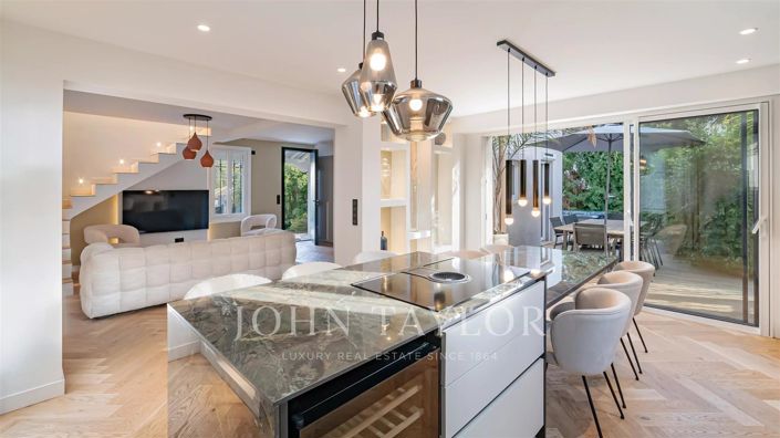 Image No.6-4 Bed House for sale