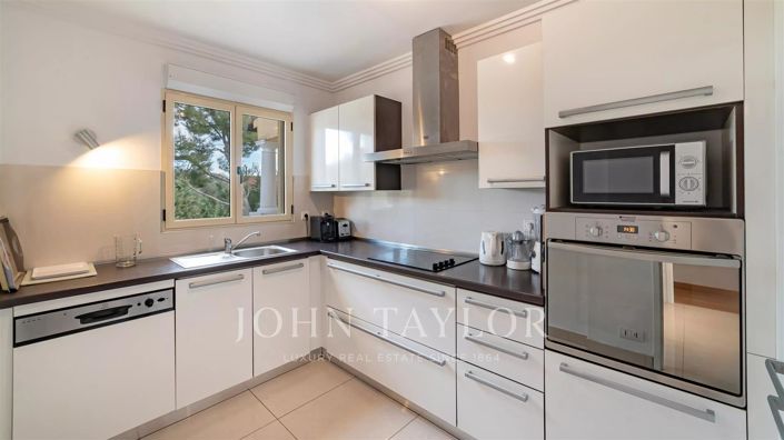 Image No.6-3 Bed Apartment for sale