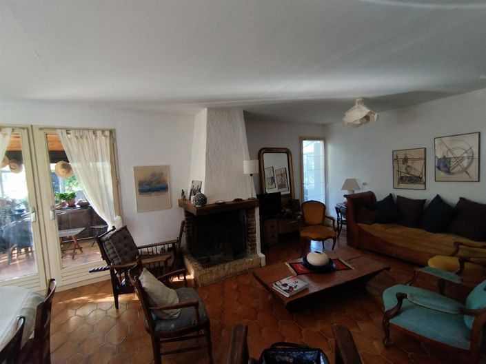 Image No.6-4 Bed House for sale