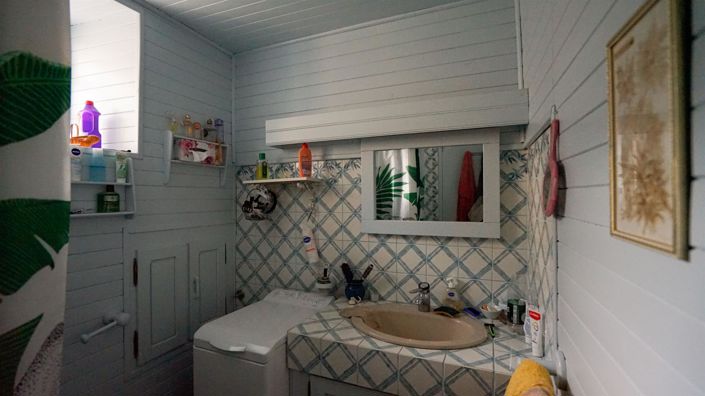 Image No.8-2 Bed House for sale