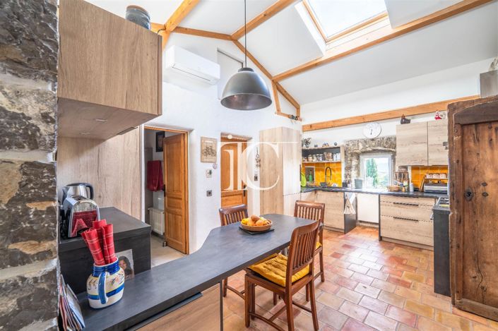 Image No.10-5 Bed House for sale