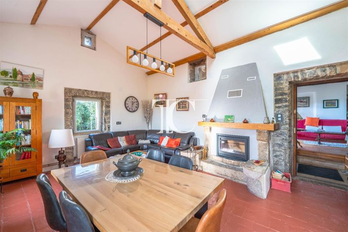 Image No.11-5 Bed House for sale