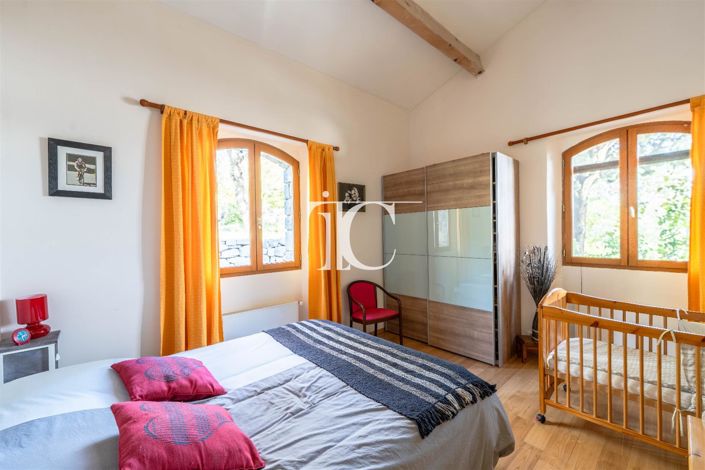 Image No.17-5 Bed House for sale