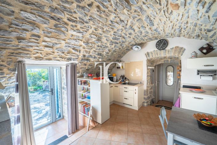 Image No.21-5 Bed House for sale