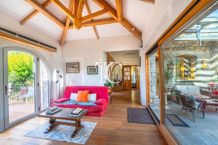 Image No.3-5 Bed House for sale