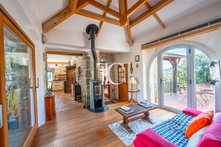 Image No.7-5 Bed House for sale