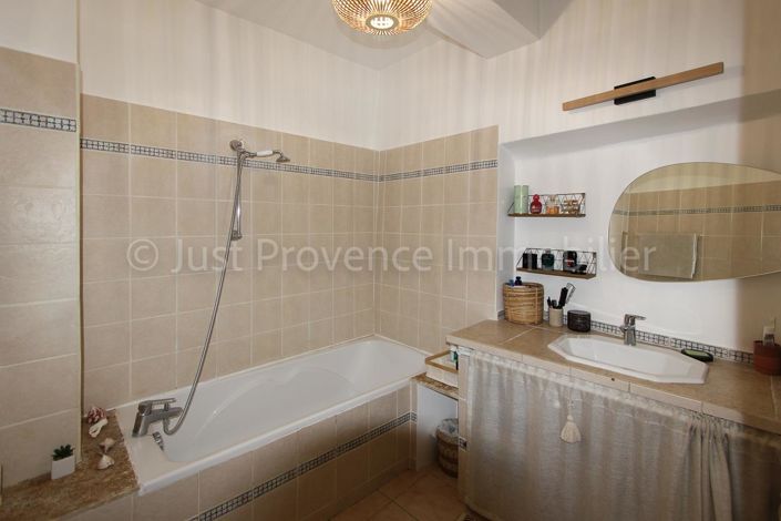 Image No.14-2 Bed House for sale