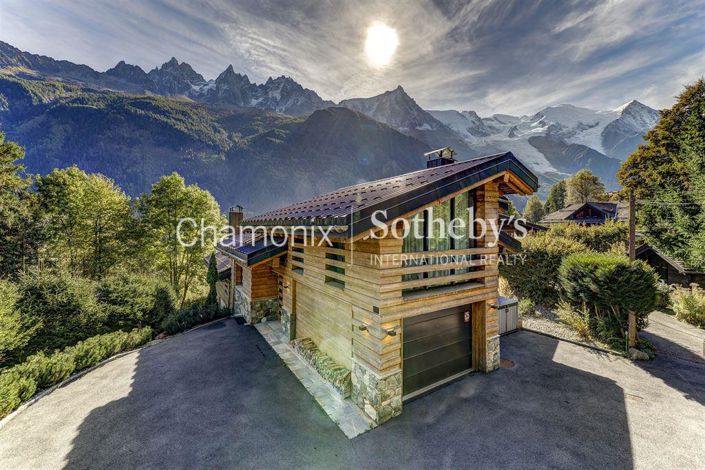 Image No.19-7 Bed Property for sale