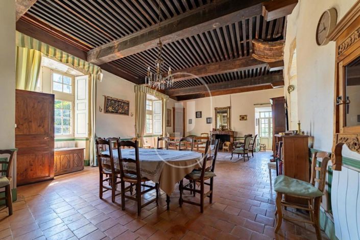 Image No.7-10 Bed Property for sale