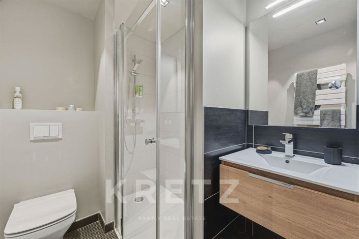 Image No.12-5 Bed Apartment for sale