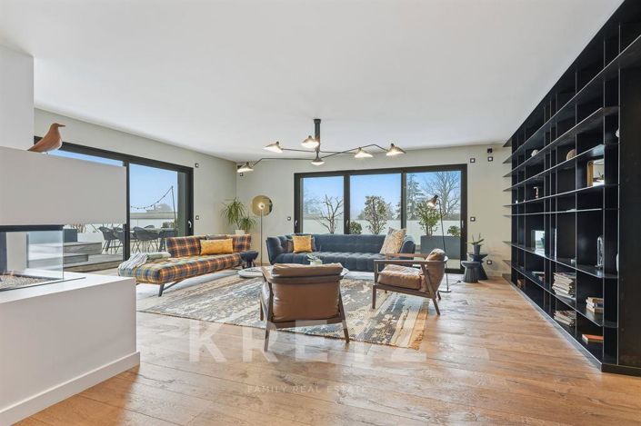 Image No.13-5 Bed Apartment for sale