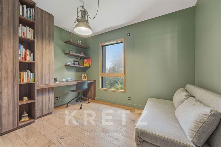 Image No.9-5 Bed Apartment for sale