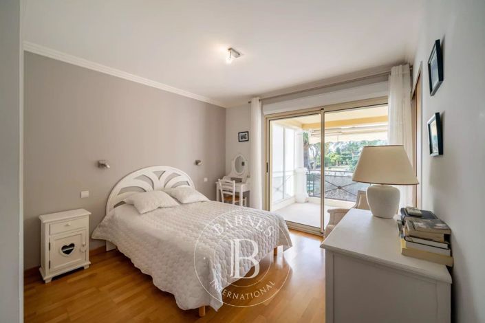 Image No.8-3 Bed Apartment for sale