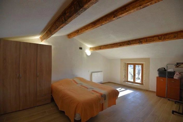 Image No.11-3 Bed House for sale