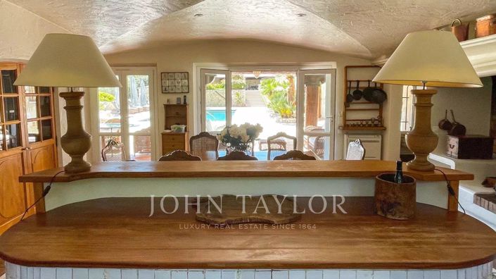 Image No.10-5 Bed House for sale