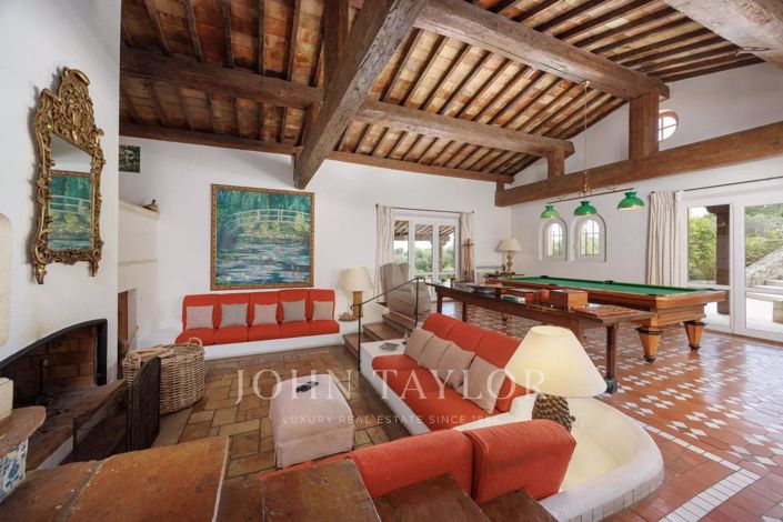 Image No.10-5 Bed House for sale