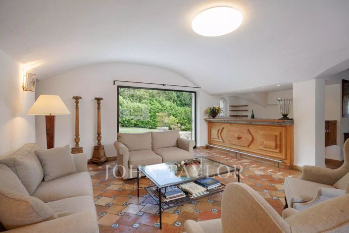 Image No.11-5 Bed House for sale