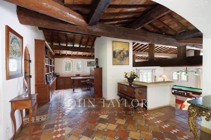 Image No.12-5 Bed House for sale