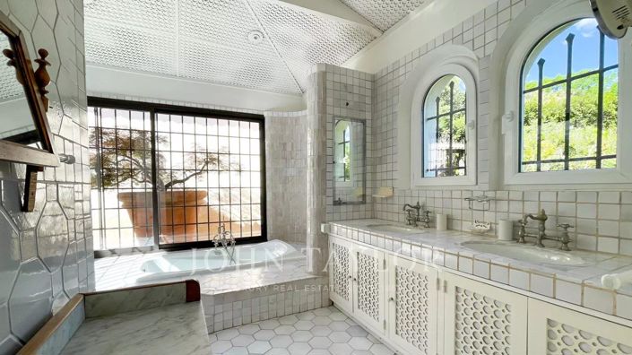 Image No.15-5 Bed House for sale