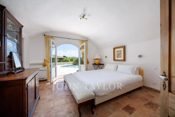 Image No.15-5 Bed House for sale