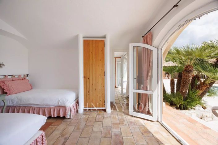 Image No.16-5 Bed House for sale