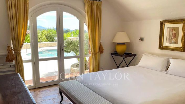 Image No.18-5 Bed House for sale