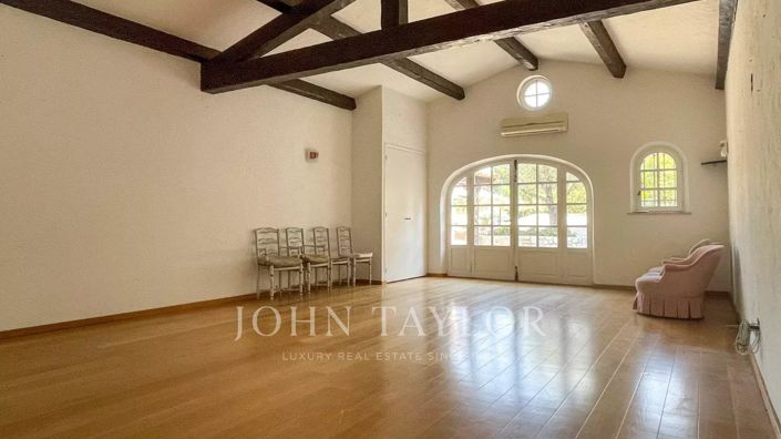 Image No.21-5 Bed House for sale