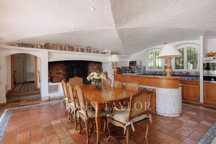 Image No.6-5 Bed House for sale