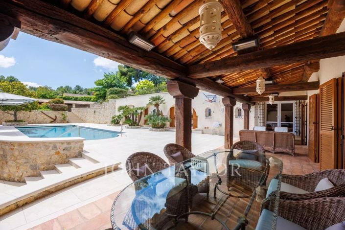Image No.8-5 Bed House for sale