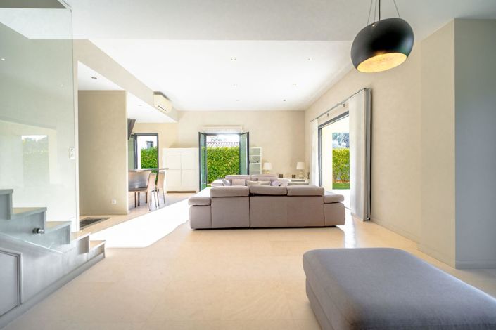 Image No.3-3 Bed House for sale