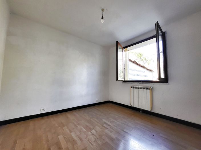 Image No.7-2 Bed House for sale