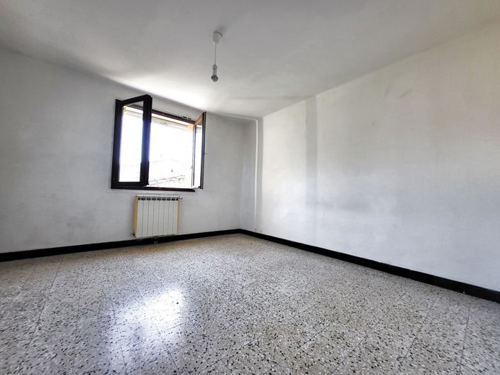 Image No.8-2 Bed House for sale