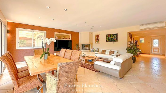 Image No.3-5 Bed House for sale