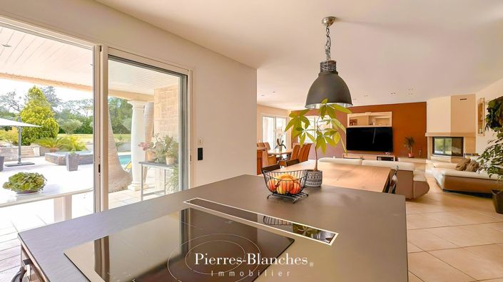 Image No.4-5 Bed House for sale