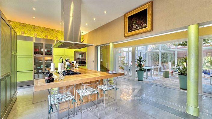 Image No.7-7 Bed House for sale