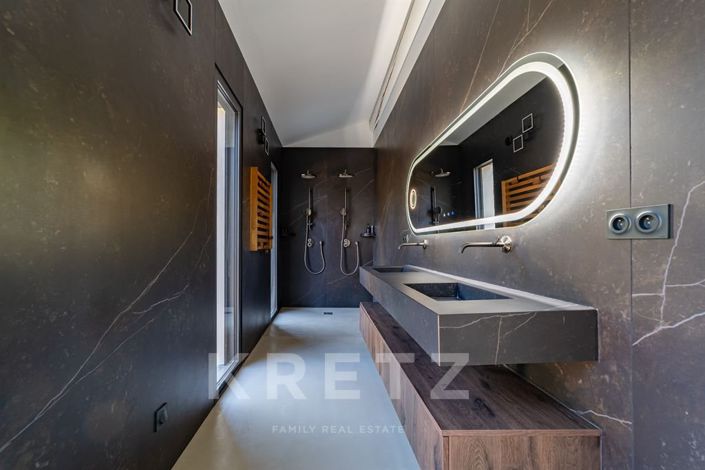 Image No.13-6 Bed House for sale