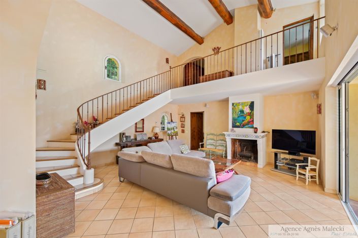 Image No.7-4 Bed House for sale