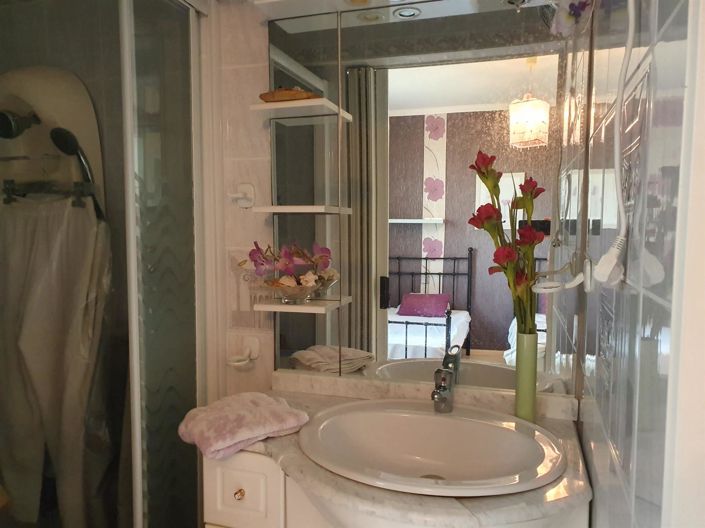 Image No.14-3 Bed House for sale