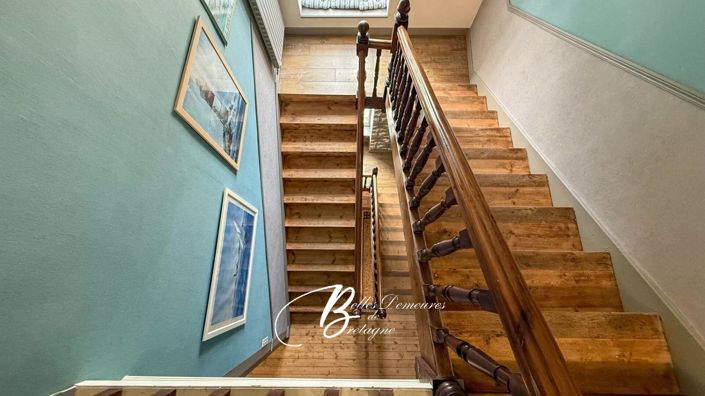 Image No.10-8 Bed House for sale