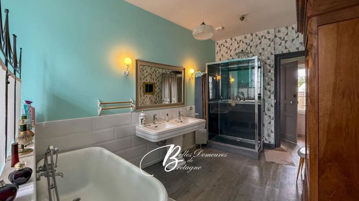 Image No.16-8 Bed House for sale