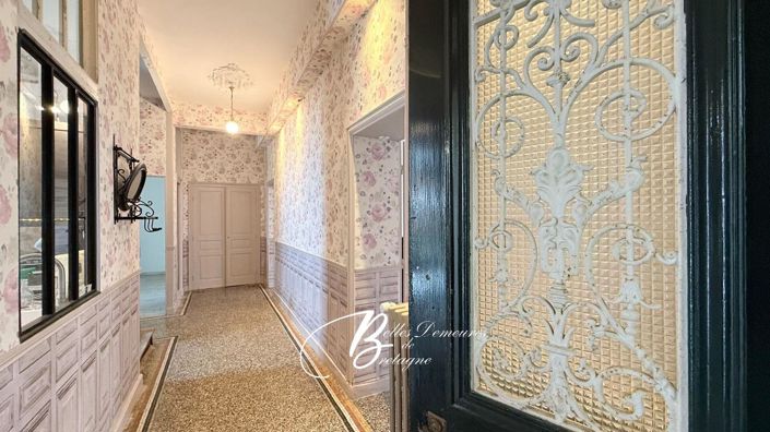 Image No.2-8 Bed House for sale