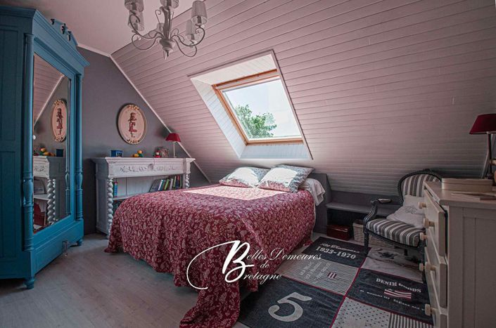 Image No.19-5 Bed House for sale