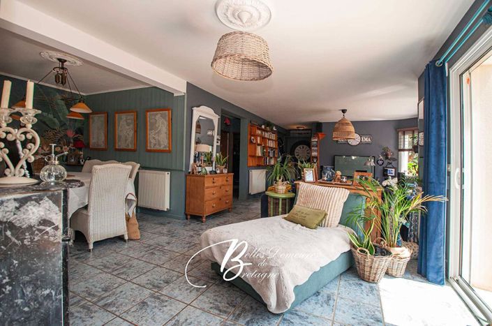 Image No.6-5 Bed House for sale