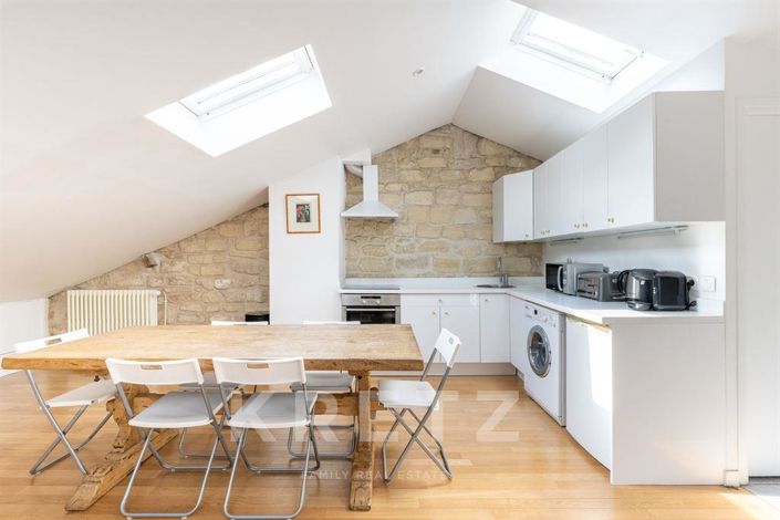 Image No.17-5 Bed House for sale