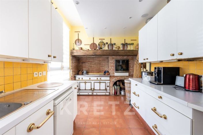 Image No.5-5 Bed House for sale