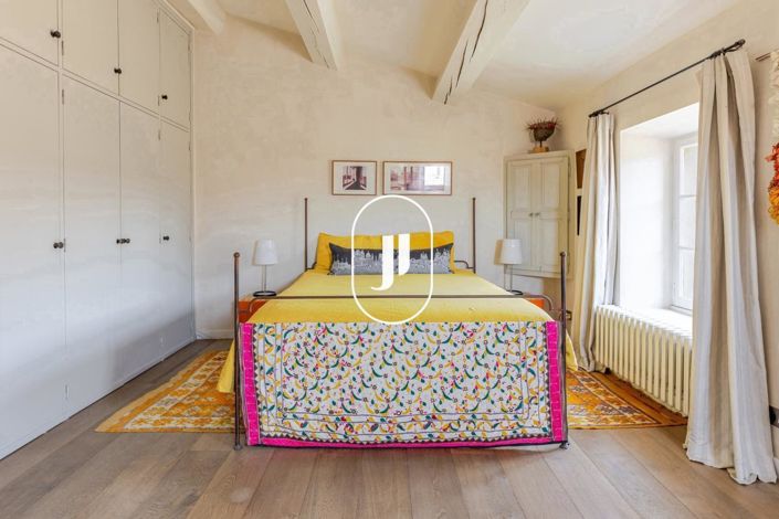 Image No.6-4 Bed House for sale