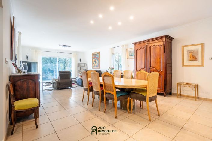 Image No.10-4 Bed House for sale