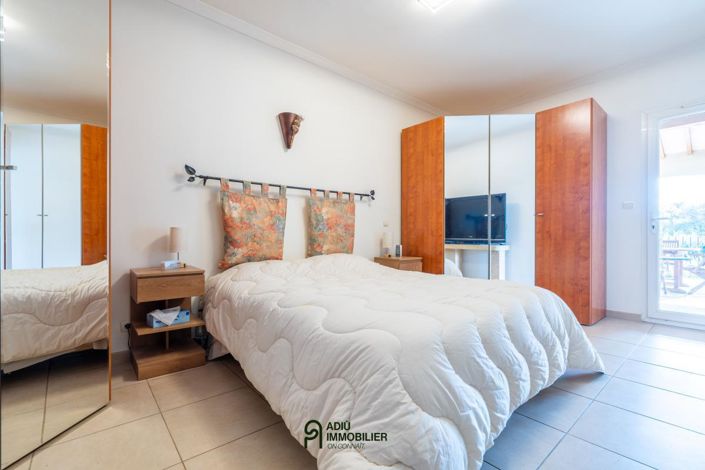 Image No.14-4 Bed House for sale